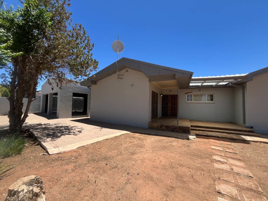 4 Bedroom Property for Sale in Keimoes Northern Cape